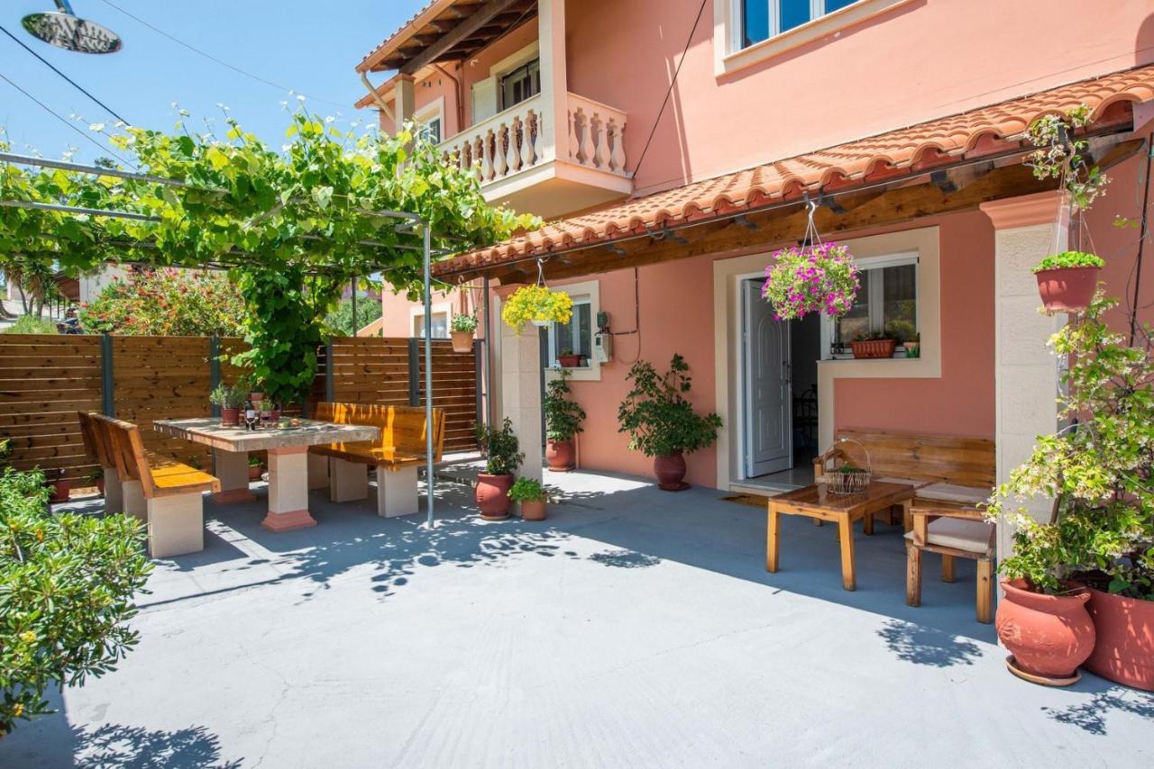 Lena'S Apartments Astrakeri Dış mekan fotoğraf